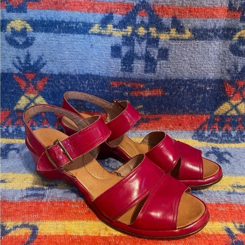 1950s red wedges / sandals! - Picture 3 of 11